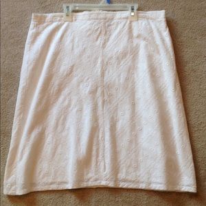 White eyelet skirt with chevron